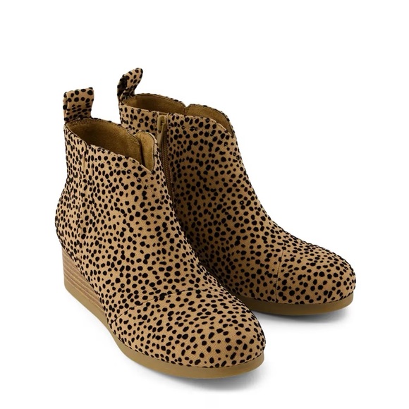 Toms Other - Toms Leopard Print Ankle Booties